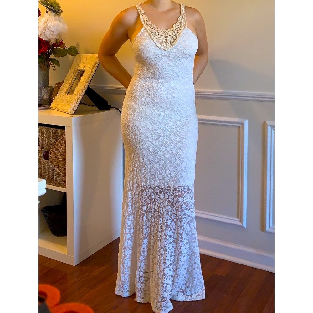 WHITE MONTEAU LACE MAXI DRESS